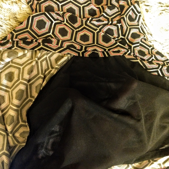 Geo-Print Wrap Dress - Picture 5 of 8